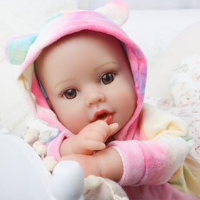 GOAROY lifelike baby doll feeding set helps kids simulate mealtime.