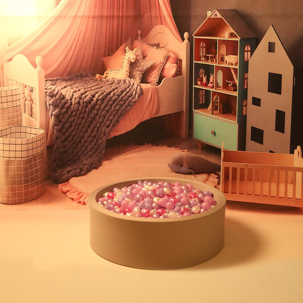Colorful set ideal for sensory and constructive play sessions.