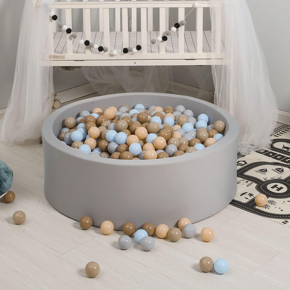 Play tent and ball pit scene featuring GOGOSO balls