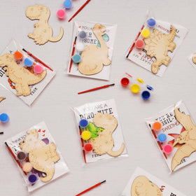 GOGREENWOVEN kid-friendly craft setup for smooth party activities