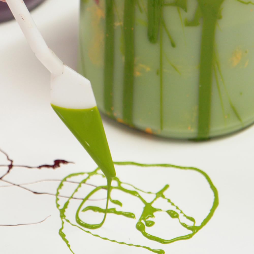 GOLDEN Clear Tar Gel drain lines illustrate a fine, resinous texture for delicate line work.