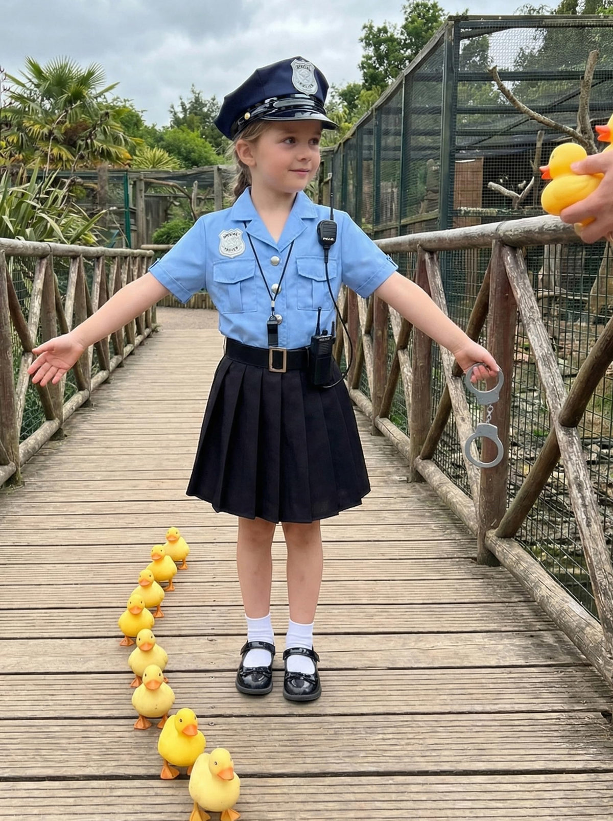 Gortykor Girls Police Costume belt—keeps accessories organized during pretend play.
