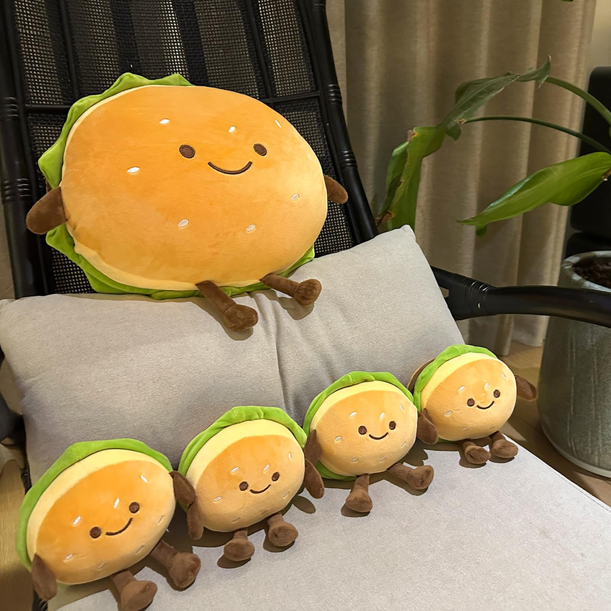 Goylmc hamburger plush with PP cotton filling for a light squish