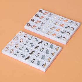 GRACIAS includes dice and tiles for classic mahjong rounds.