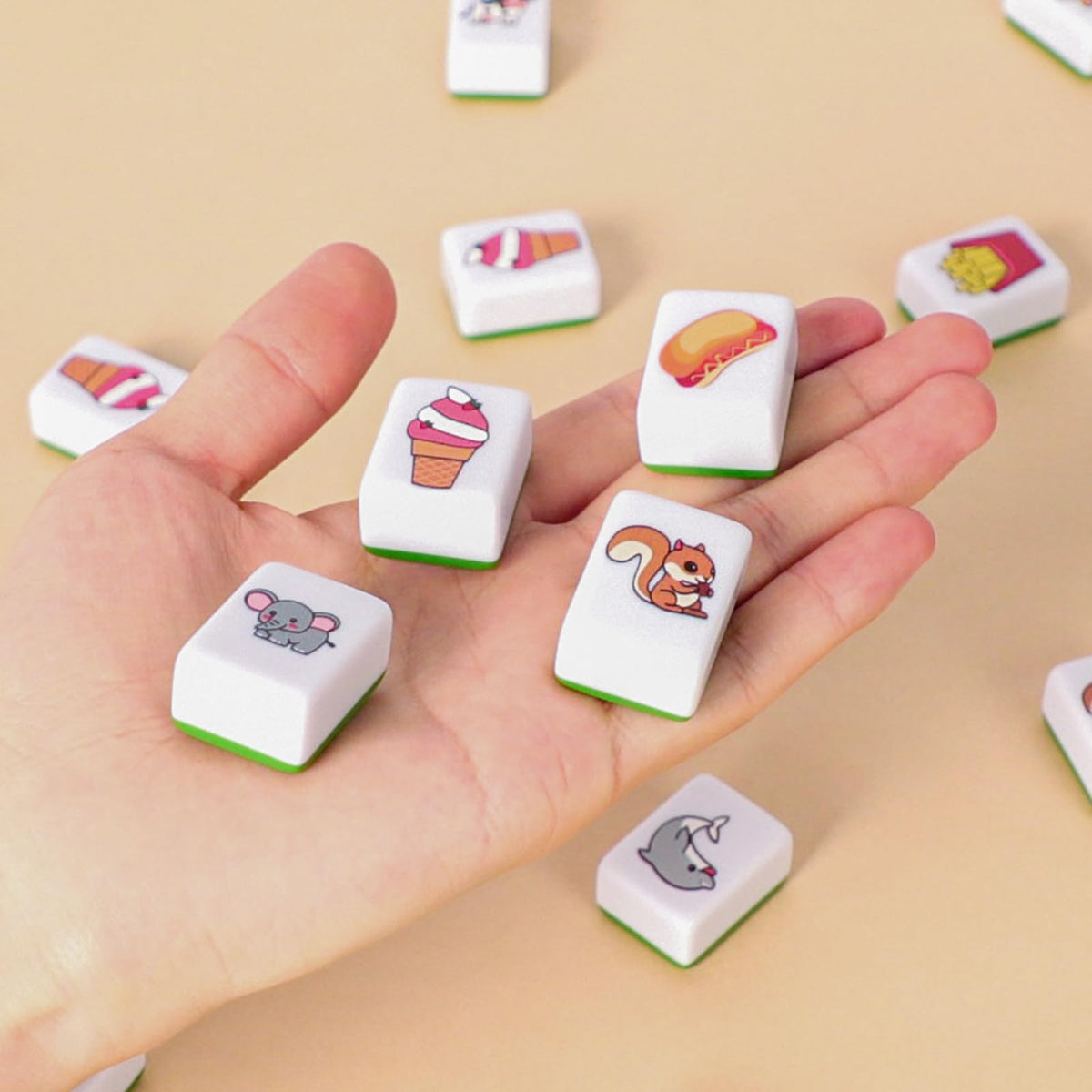 GRACIAS compact Mahjong set ready for home or travel sessions.