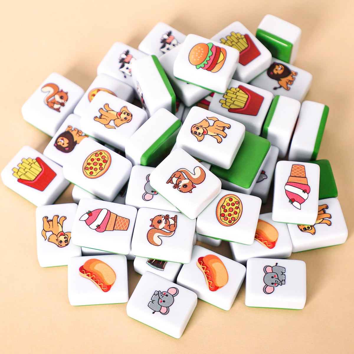 GRACIAS clear printing on tiles aids quick recognition during play.