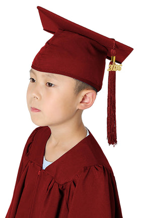 GraduatePro tassel gold completes the graduation look with a refined touch.