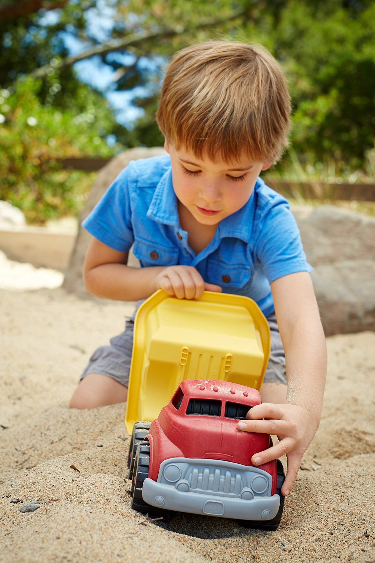Green Toys Dump Truck easy to clean and dishwasher safe.