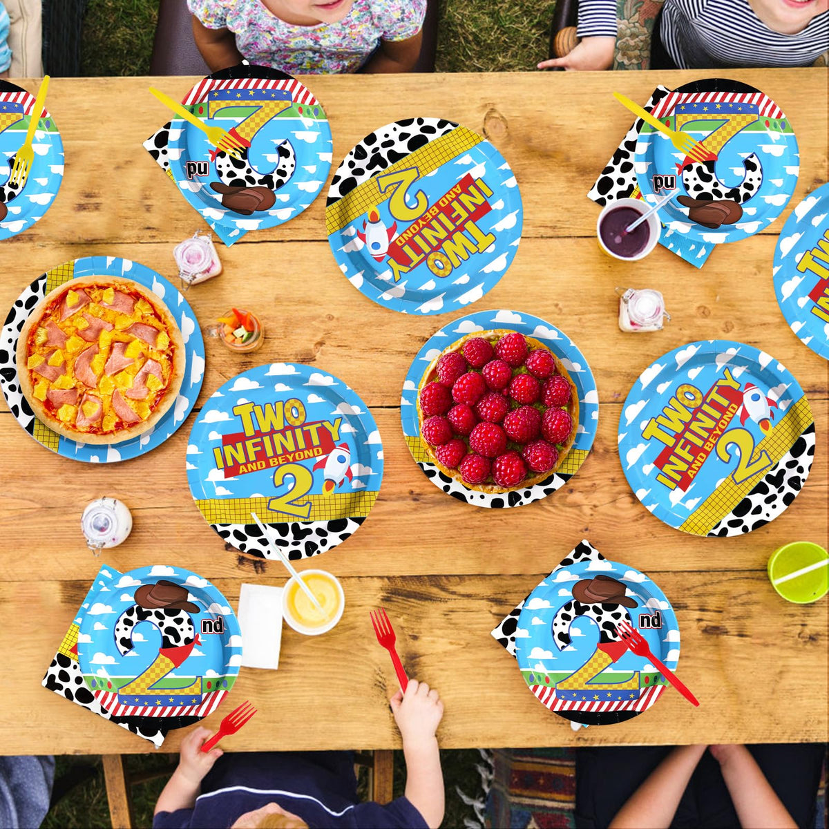 Greencian easy-cleanup-disposable-tableware makes after-party wrap-up quick and simple.