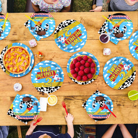 Greencian easy-cleanup-disposable-tableware makes after-party wrap-up quick and simple.