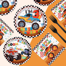 Grencian checkered-pattern tableware enhances party tables
