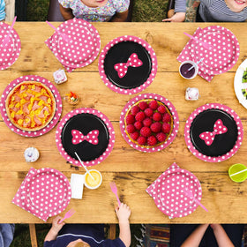 Grencian complete pink mouse party set for themed celebrations.