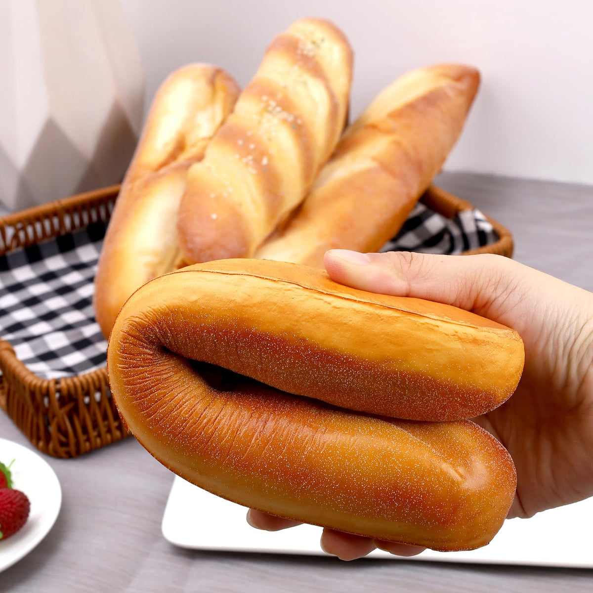 Gresorth living room display bread prop adds warm kitchen aesthetics.