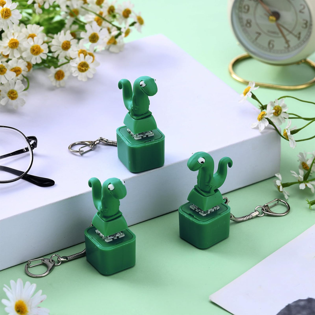 Grinsvalley lizard keychain LED lights brighten dim settings