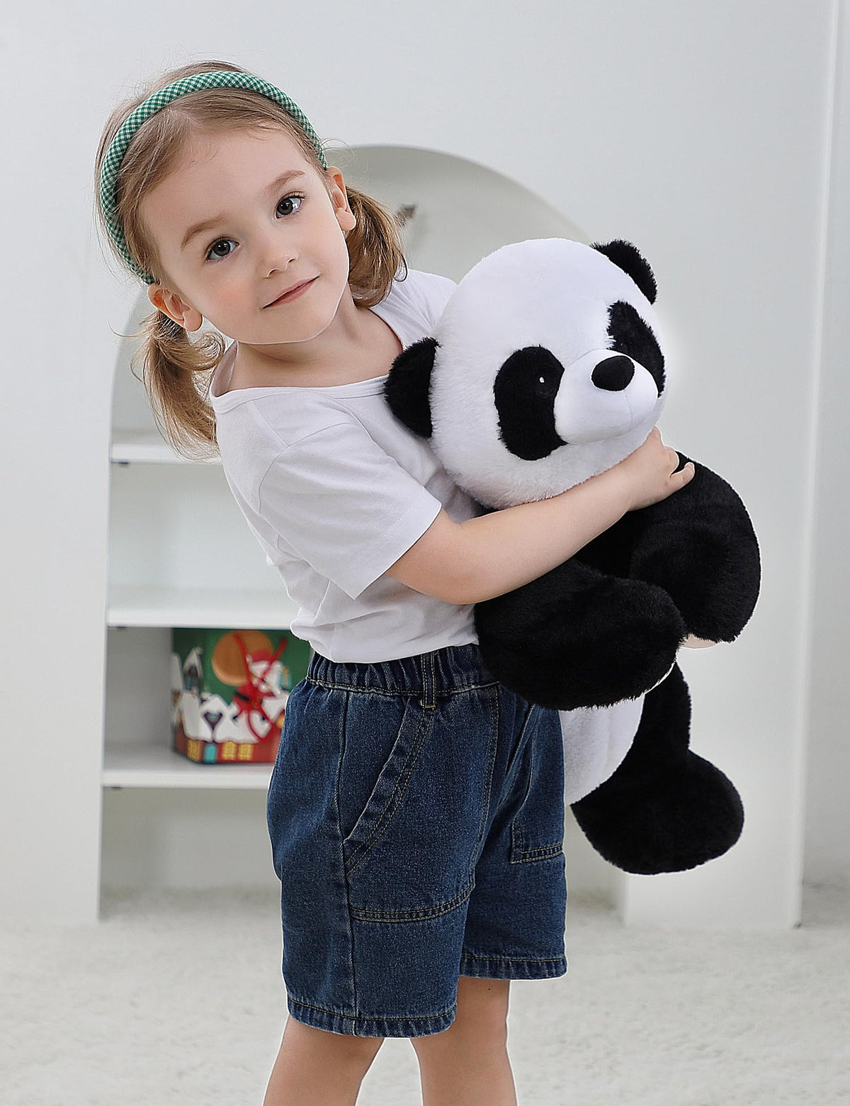 Gubuy weighted panda lying-down design ideal for relaxing moments.