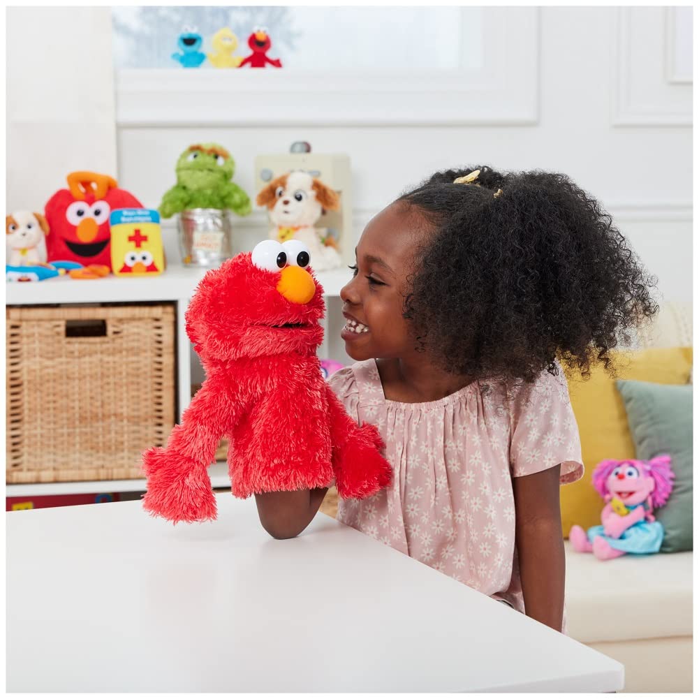 GUND Elmo stitching detail highlights durable craftsmanship for daily use