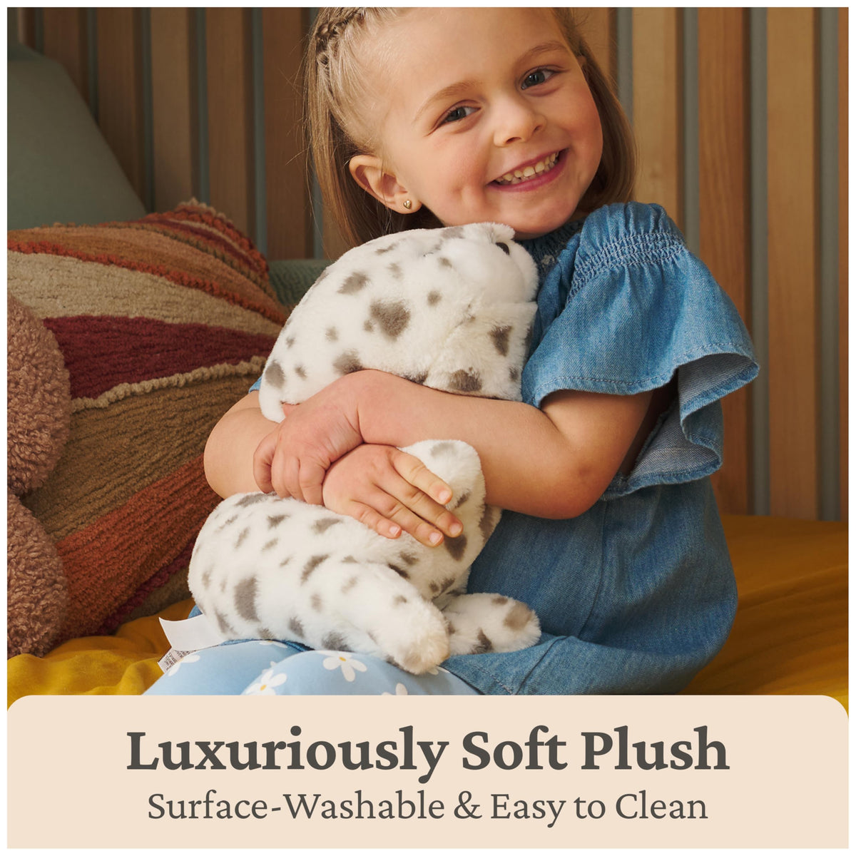 Nuri's curved design invites cuddles and eye contact during hugs.