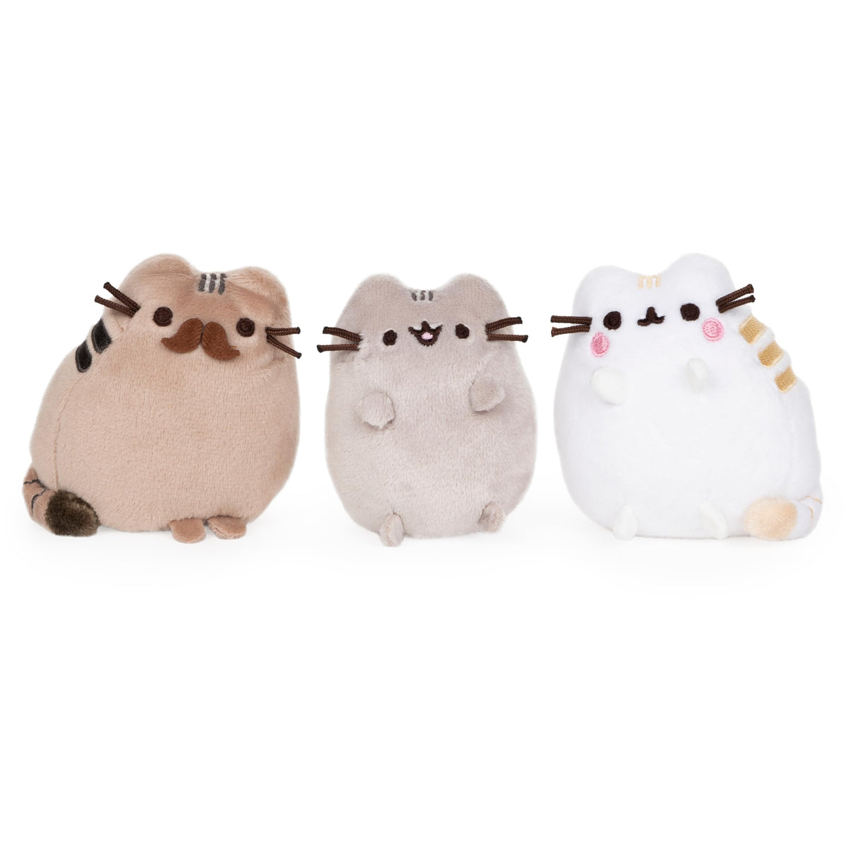 GUND Pusheen family hug display box highlights group cuddle moments.
