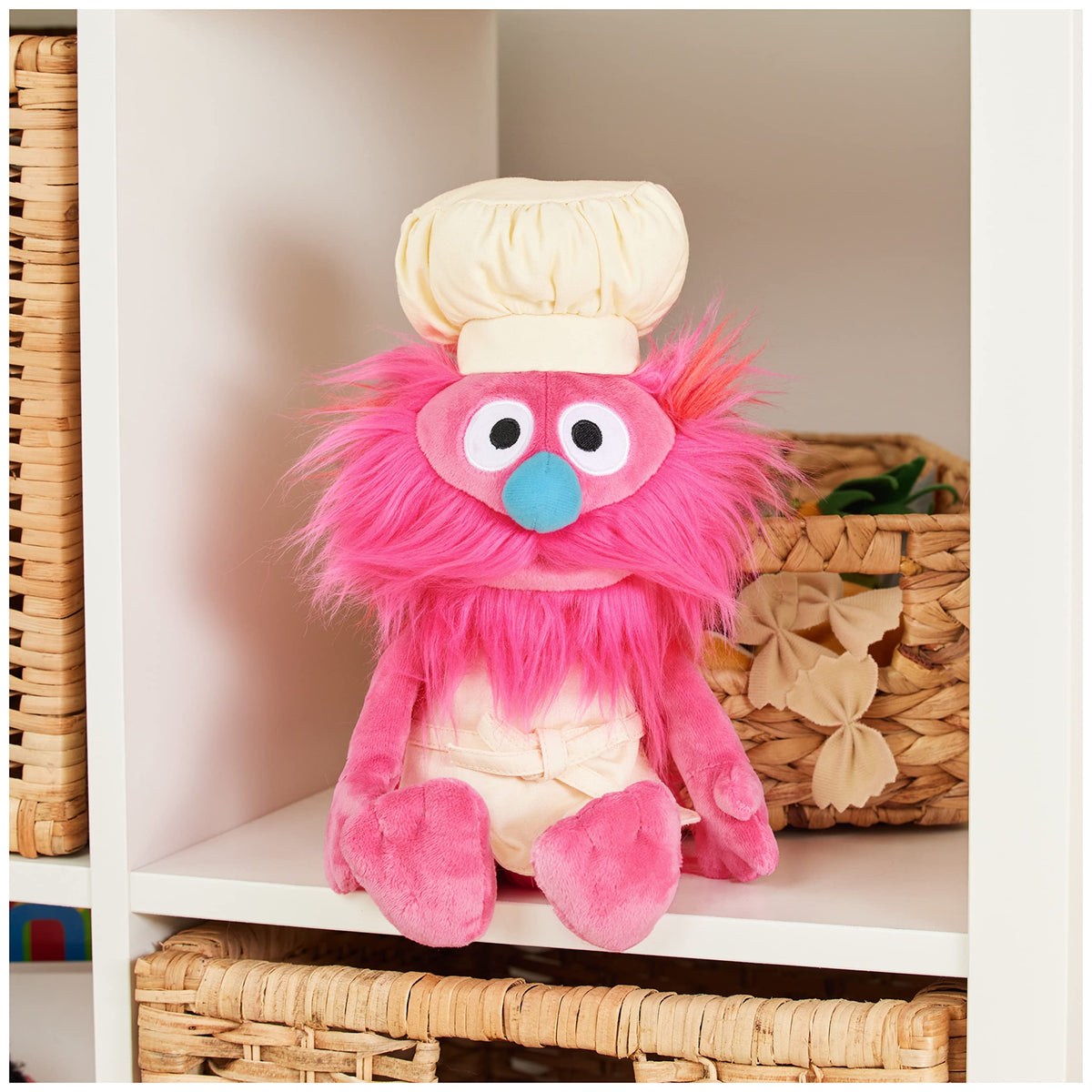 GUND Sesame Street Gonger plush side view, ideal cuddle companion for kids' playtime