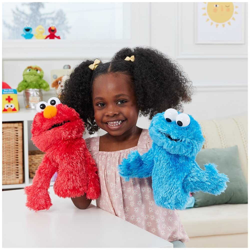Official Sesame Street licensed GUND plush, suitable for display or gift.