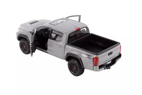 Guoml Maisto collaboration model showcases rugged exterior finish.