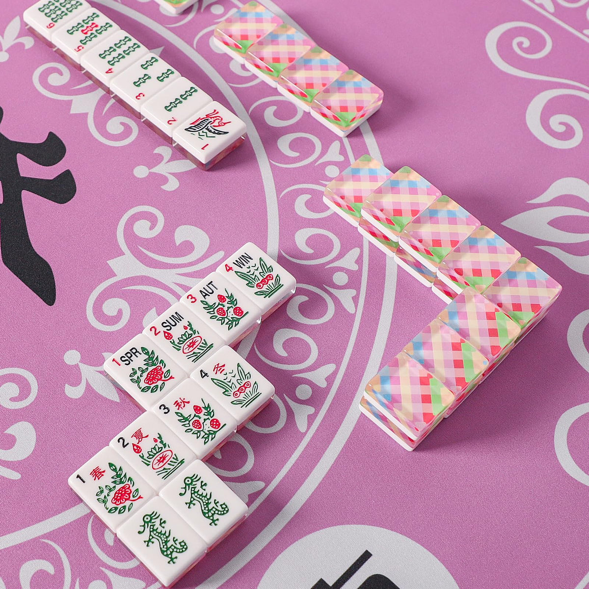 GUSTARIA instruction book helps beginners learn mahjong rules quickly.