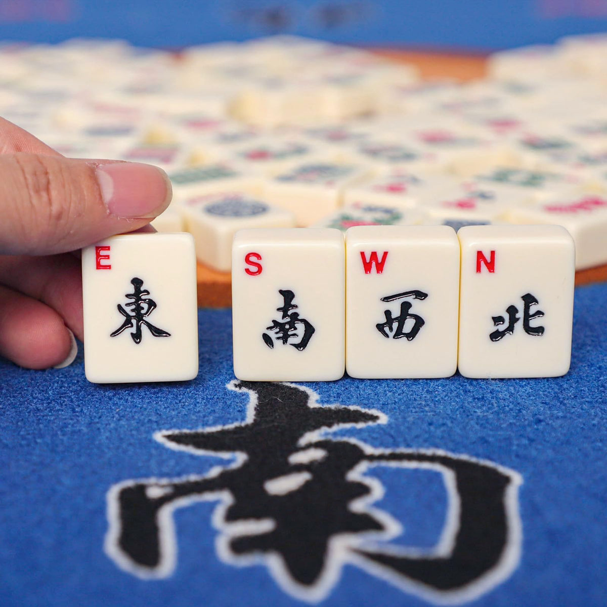 GUSTARIA Mahjong tiles offer compact storage for easy transport.
