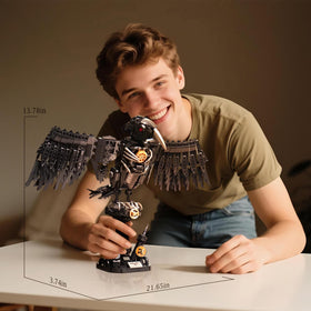 GXJTYYBS Raven model pairs with major bricks for expanded creativity.