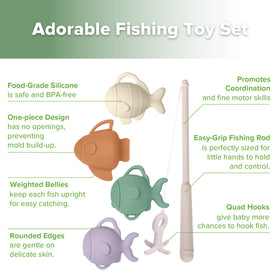 haakaa Bath Toy in four colors encourages visual exploration and imaginative play.