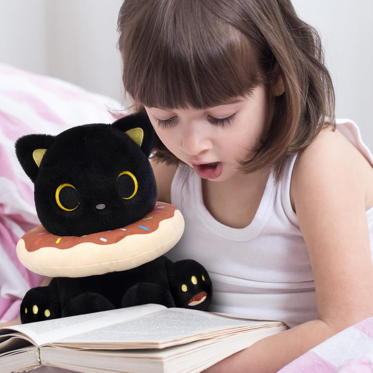 Hagusahuo donut headpiece plush invites imaginative play and styling.