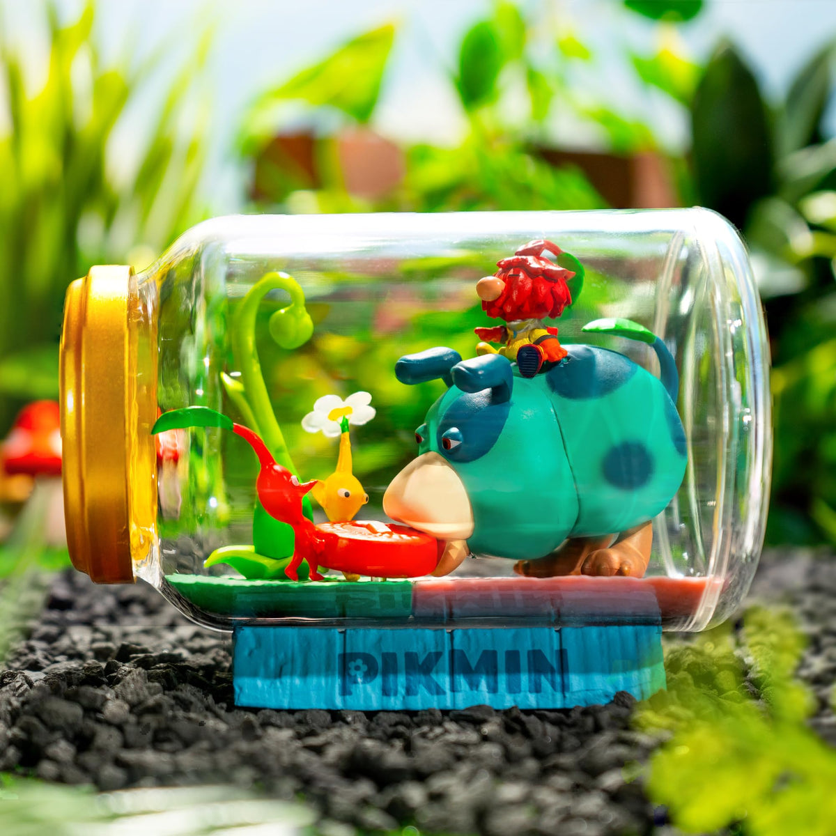Hamee RE-Ment Pikmin night expedition scene figure desk ornament.