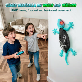 Hamino gecko glowing eyes on display for nighttime indoor fun.