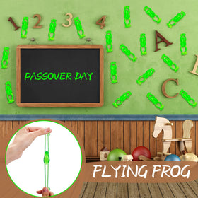 Hanaive green frog slingshot toy designed for safe, stretchy play