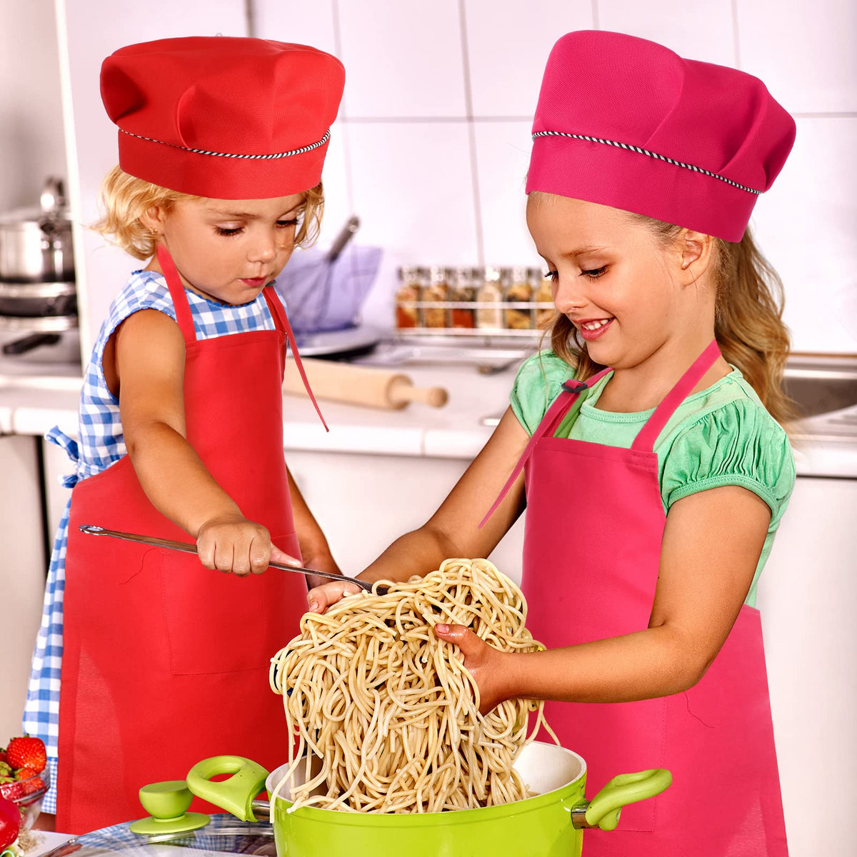 Handepo 28-piece set packaging shows total bundle of aprons and hats.