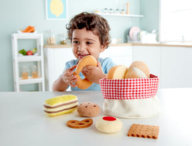 Hape toddler bread basket choc-chip-cookie squishy pretend treat for early learning