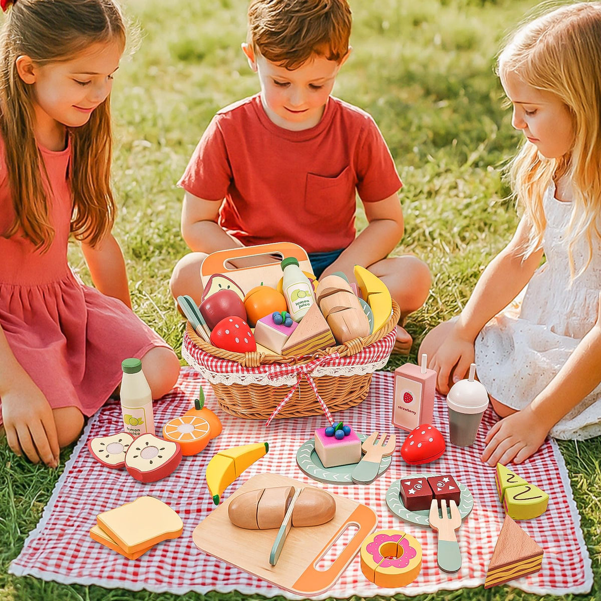 HAPGFS cutting board and utensils for pretend kitchen play
