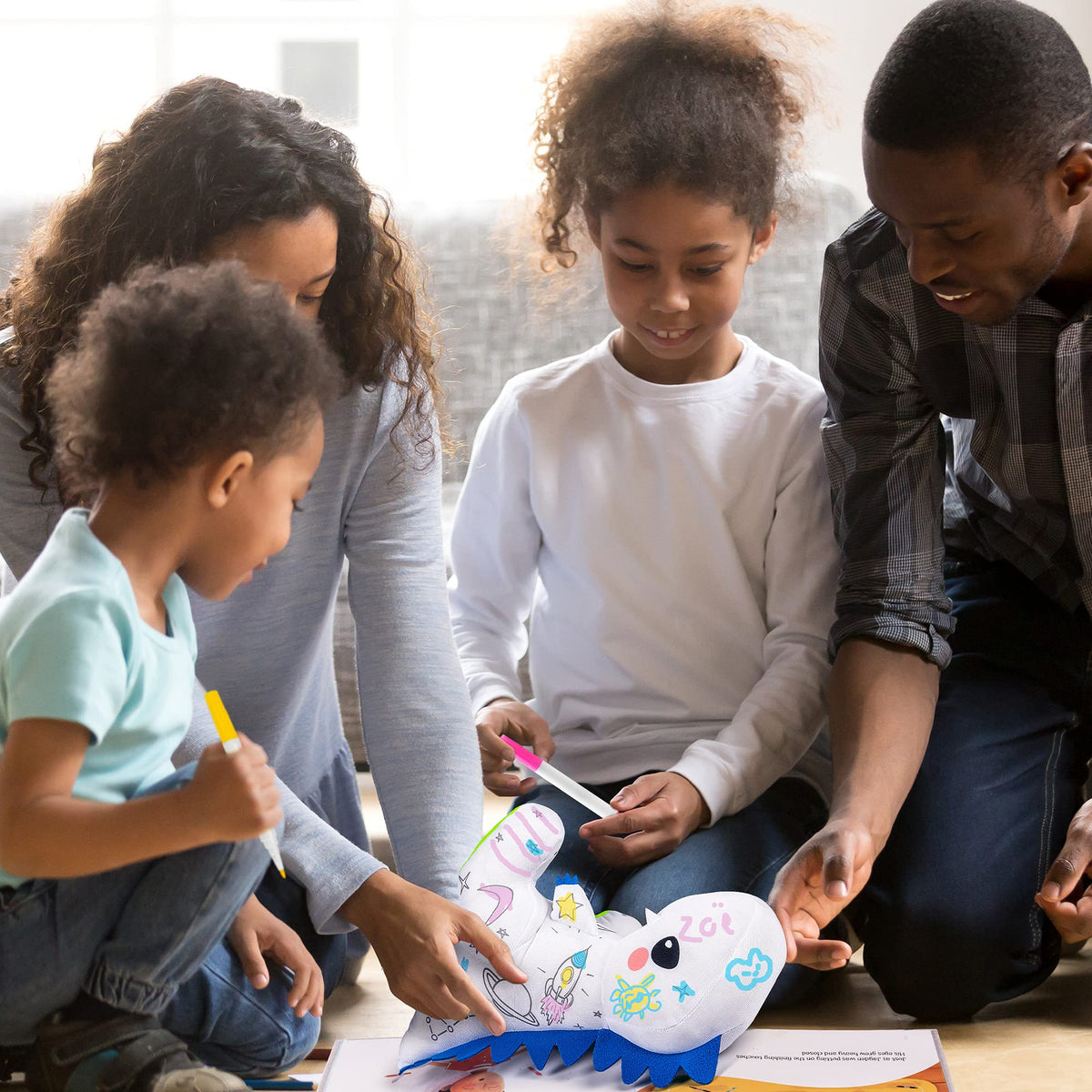 Happy Fuel dino crafting kit presentation offers a complete art activity