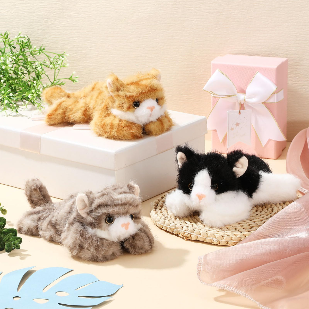 Harrycle grey cat plush toy with cuddly, skin-friendly fabric