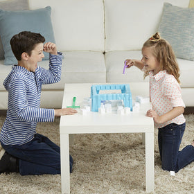Don't Break The Ice supports team play for cooperative rounds.