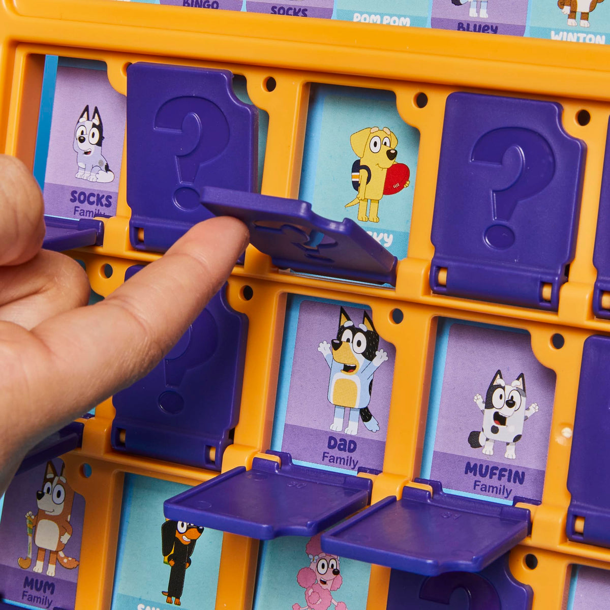Hasbro Guess Who? Bluey Edition suitable for ages 6 and up.
