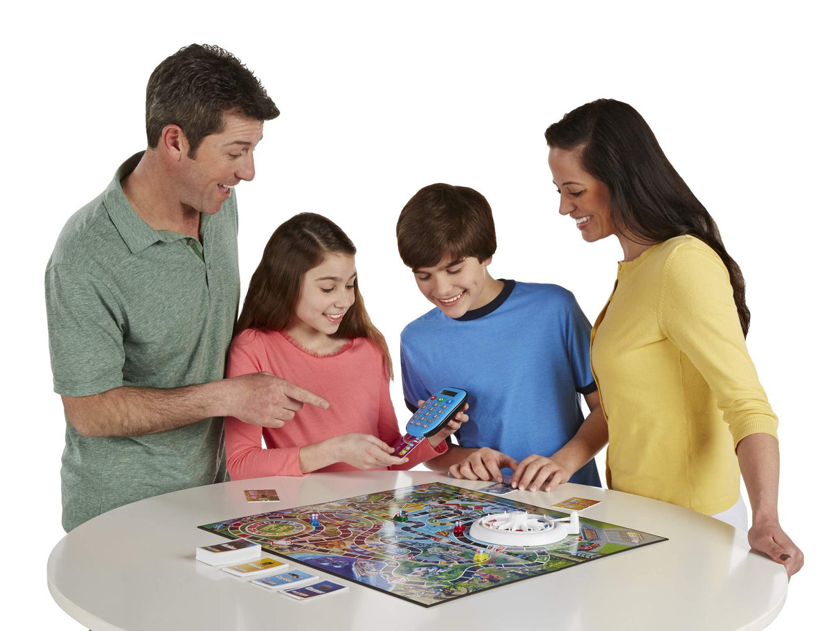 Hasbro Gaming The Game of Life cash cards enabling easy payments during play.
