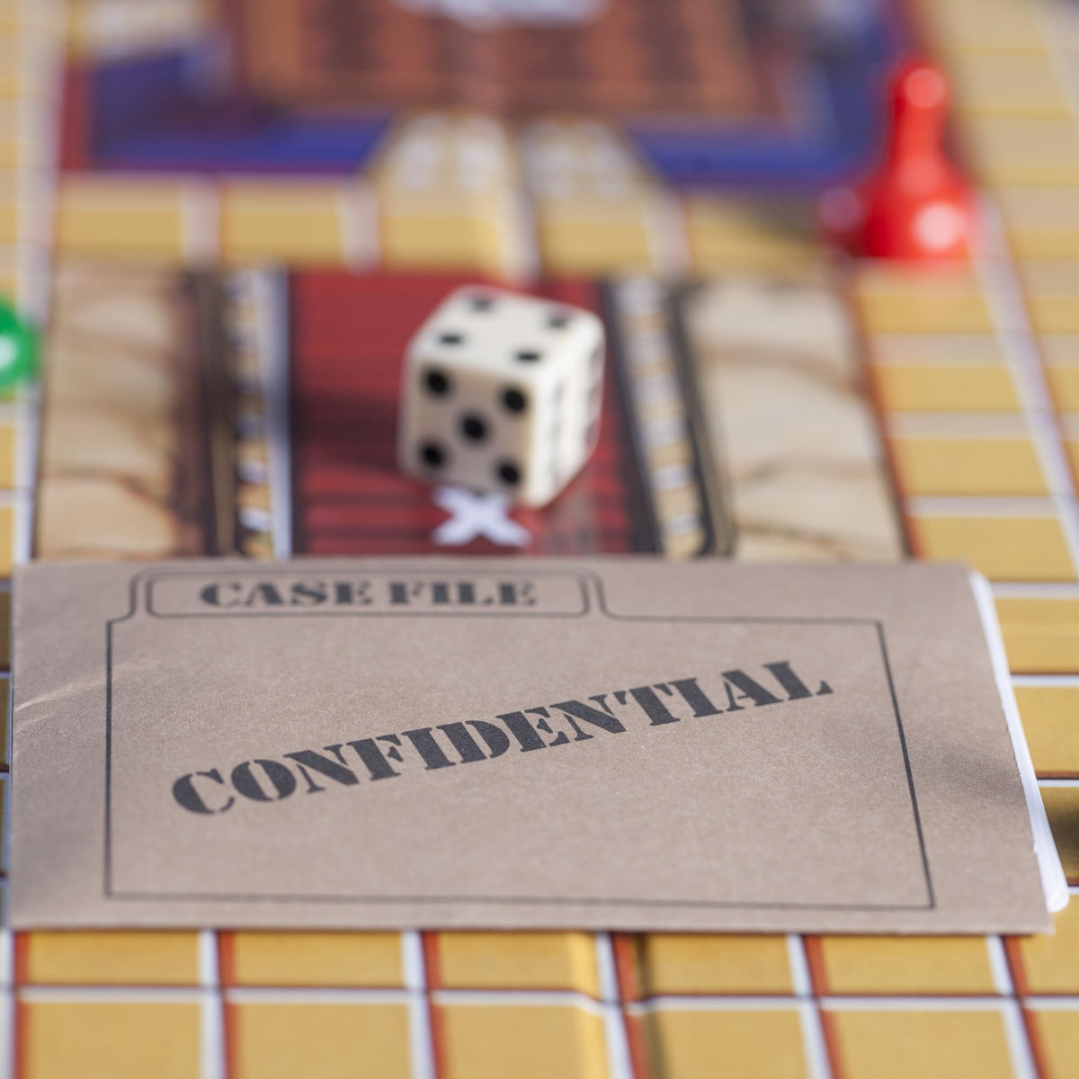 Hasbro Gaming Clue 1986 deck cards, speeds up clue-solving in friendly competition.