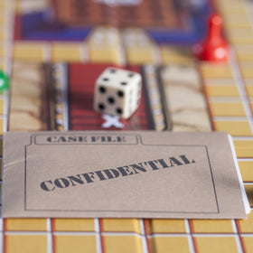 Hasbro Gaming Clue 1986 deck cards, speeds up clue-solving in friendly competition.