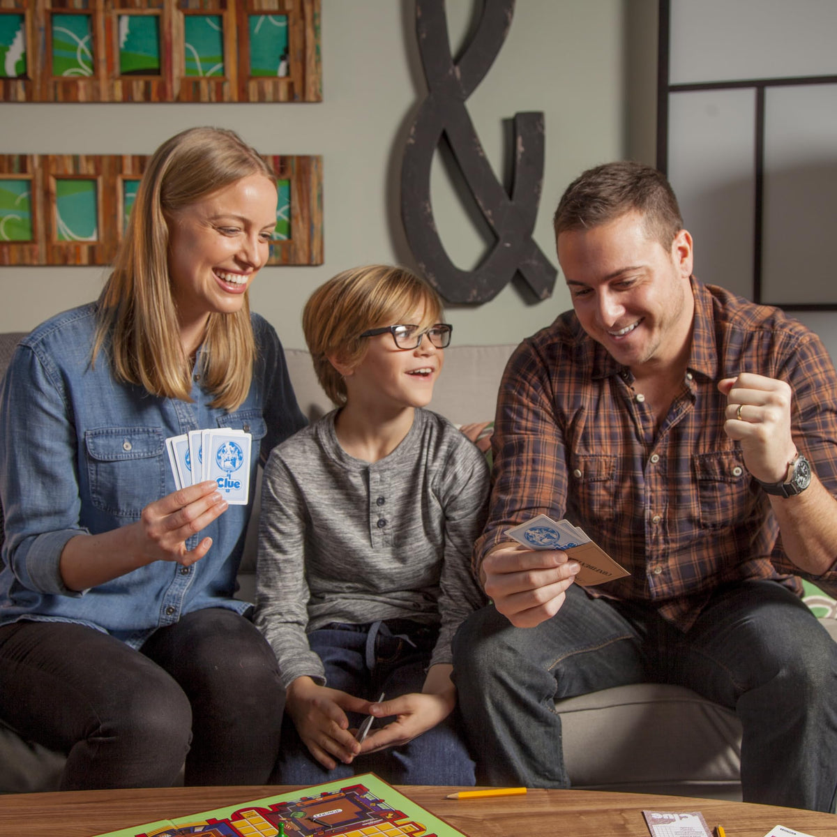 Hasbro Gaming Clue 1986 character cards, adds rich storytelling to the mystery.