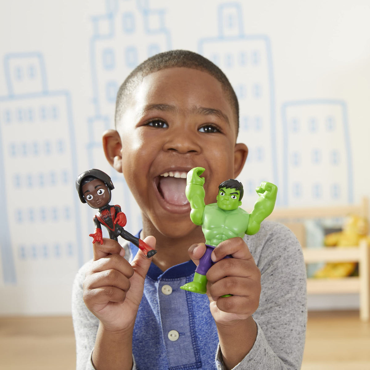 Hasbro Hulk figure delivers chunky action and dynamic movement for play battles.