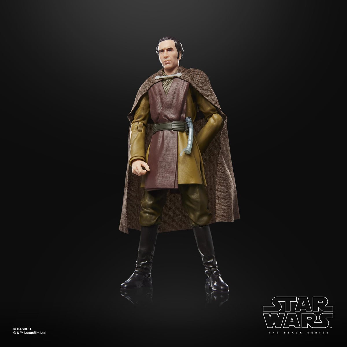 Hasbro Star Wars Dooku series-inspired sculpt boosts authenticity on shelf.