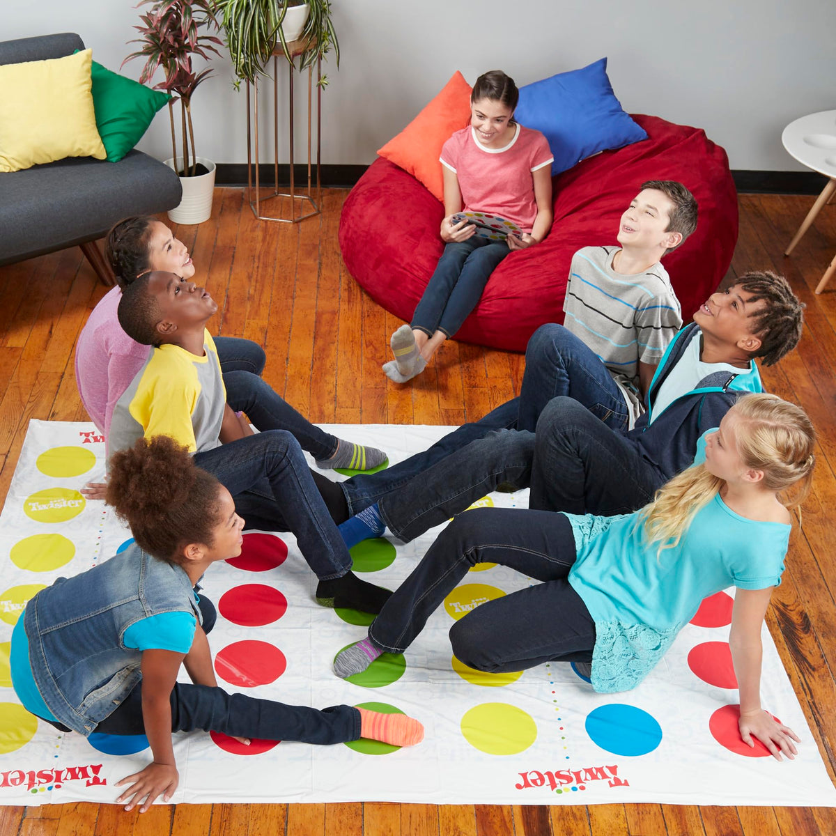 Hasbro Twister Ultimate indoor-outdoor play suitable for any space.