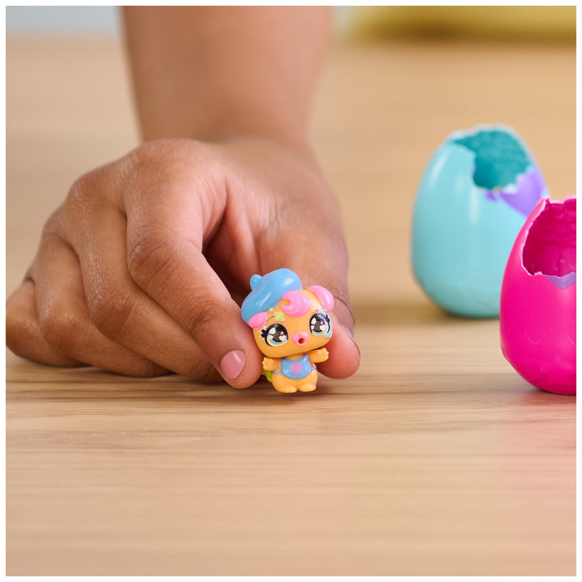 Hatchimals Alive cat figure perfect for cozy world-building during play.