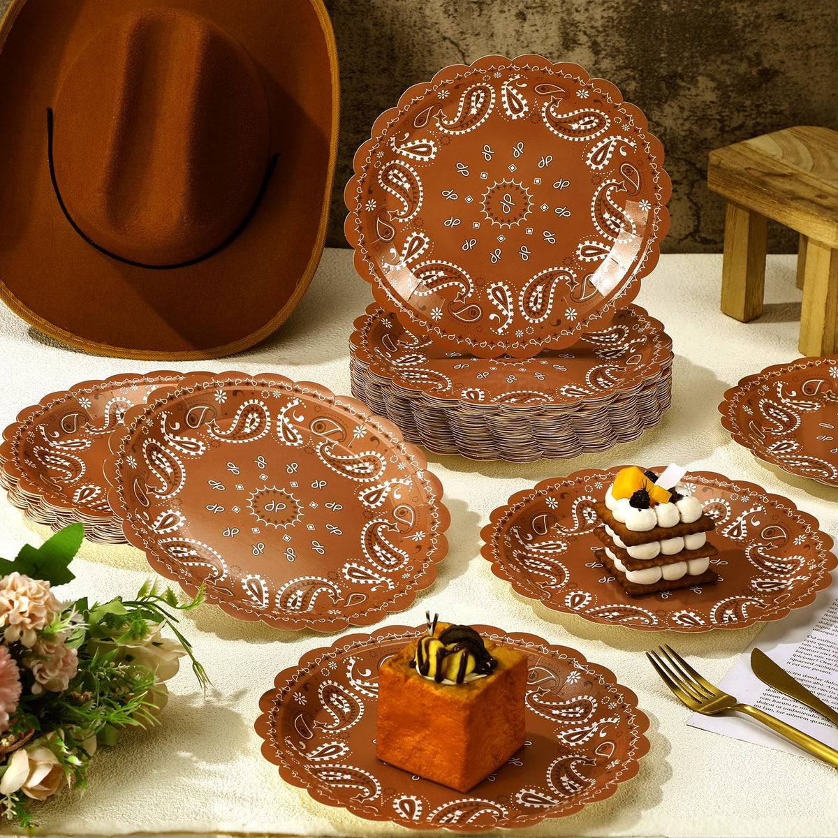Havawish western bandana plate nine-inch on table, oil-resistant party dining
