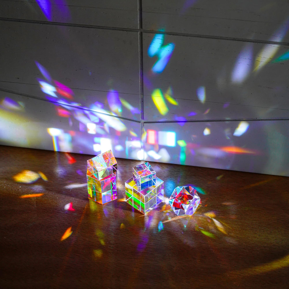 HDCRYSTALGIFTS gift for students sparks curiosity about light and optics.